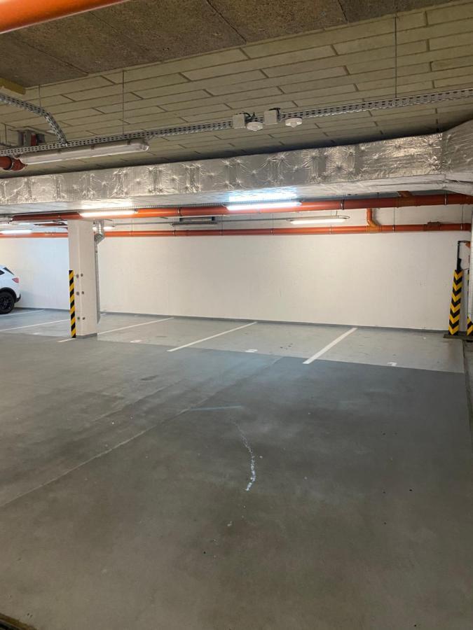 The Elite Suite II Downtown Ac & Garage Parking Bratislava Exterior foto